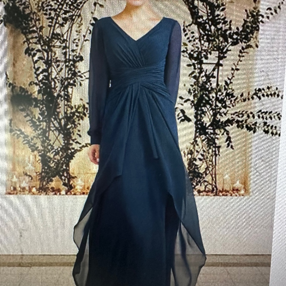 Perfect for the holidays!  Emerald green, a-line, floor length chiffon dress
